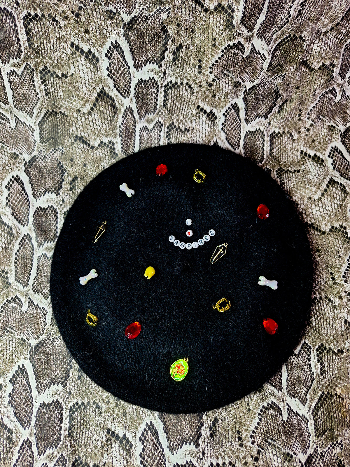I ♡ Vampires Beret